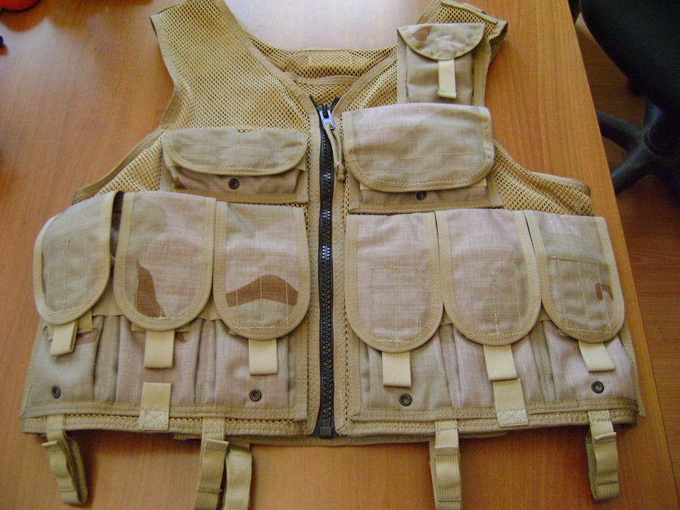 RARE EAGLE INDUSTRIES TAC V1 N DESERT CAMO RIFLEMAN VEST   BRAND NEW 