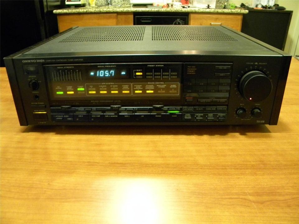 ONKYO INTEGRA COMPUTER CONTROLLED TUNER AMPLIFIER TX 108