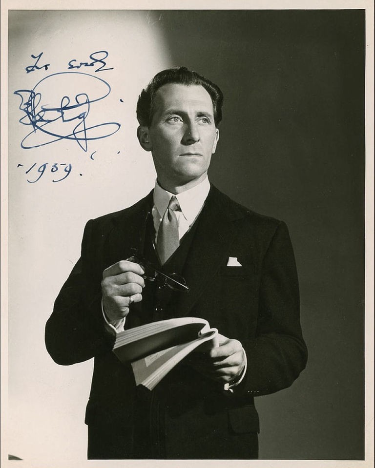 Peter Cushing autograph in Entertainment Memorabilia