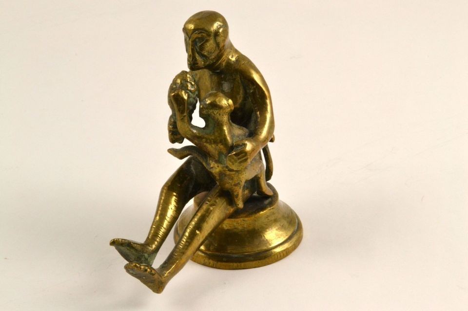 BRASS FIGURES FIVE VARIOUS ITEMS SNUFF BOX / SHAKESPEARE / MONKEY 