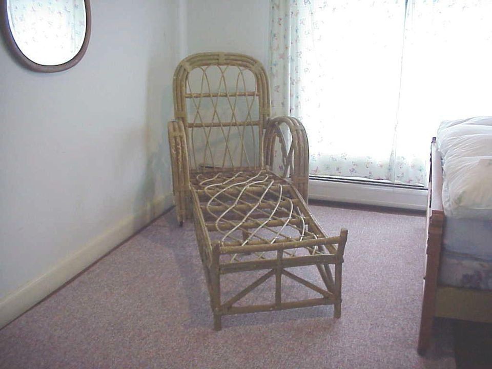 ANTIQUE RATTAN CHAISE~SPOKE WHEELS~ART NOUVEAU~EXC COND~ORIG PATINA~NO 