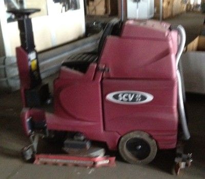 Minuteman SCV 28/32 Ride On Floor Scrubber Warehouse / Store