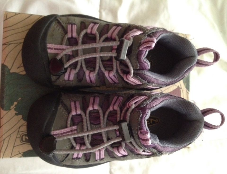 Girls KEEN Kid Targhee gargoyle/plum Size 9 EUC