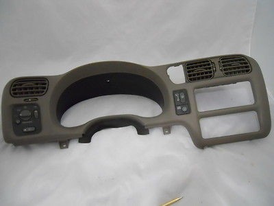 1998   2002 Chev S10 Blazer S 10 Pickup Extreme dash radio bezel OEM 