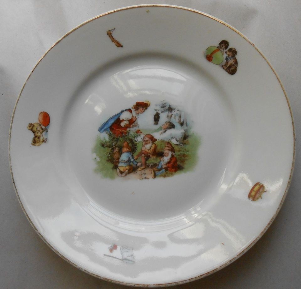 Vintage Sleeping Beauty Prince Gnomes Dwarves Germany Childs Plate