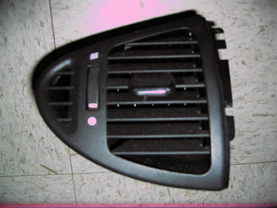 02   08 Jaguar X Type Dash Air Vent L