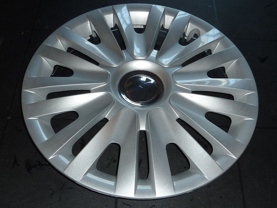 VOLKSWAGEN GOLF HUBCAP WHEELCOVER GREAT REPLACEMENT 2010 2012 RETAIL 