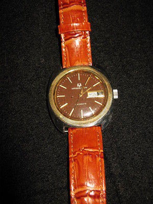   MENS UNIVERSAL GENEVE UNISONIC DATE WRIST WATCH WITH CROCO STRAP