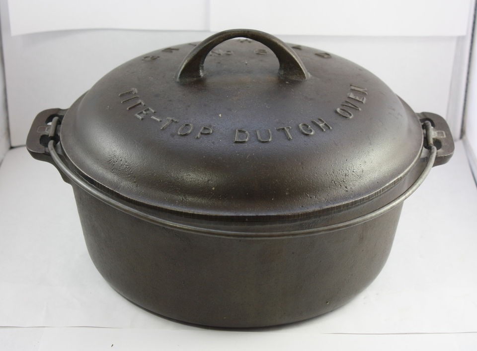   No 8 Tite Top Dutch Oven Easy Clean Cover & Trivet Large Block Logo