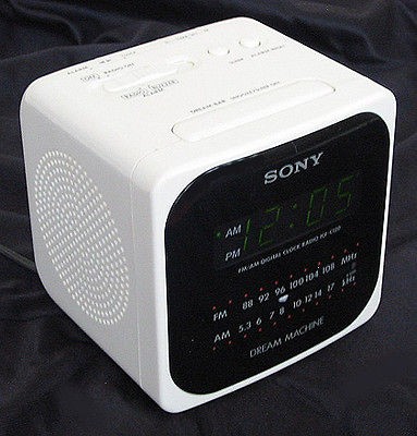 SONY Dream Machine ICF C120 Alarm Clock / AM,FM Radio White CUBE 