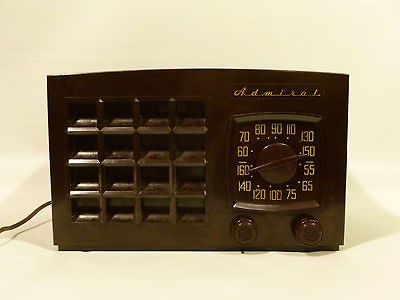   Model 5R10 N Radio, with SUPER Areoscope Built In Antenna, Tube Radio