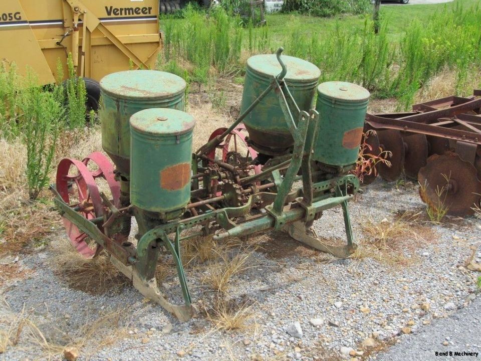 row corn planter in Planters