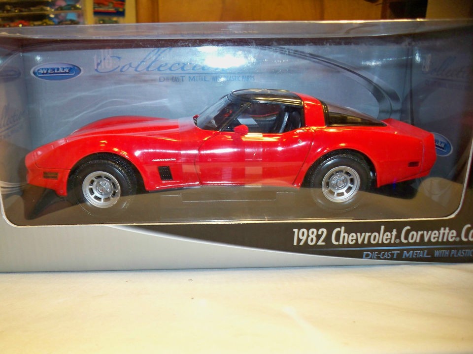 WELLY 1/18 RED 1982 CHEVROLET CORVETTE C3 VERY HARD TO FIND NEW IN BOX