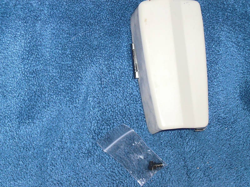  KENMORE 158 SEWING MACHINE LIGHT COVER & SCREWS