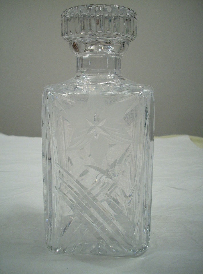 VINTAGE CUT GLASS CRYSTAL FLORAL LIQUOR DECANTER BOTTLE 1B