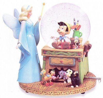 pinocchio snowglobe in Snowglobes