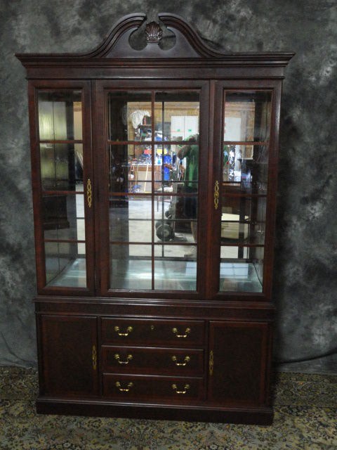 BEAUTIFUL DESIGNER MAHOGANY DREXEL CHINA CABINET BREAKFRONT