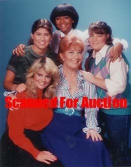 LISA WHELCHEL ~ NANCY McKEON ~ CAST FACTS OF LIFE PHOTO 5X 120