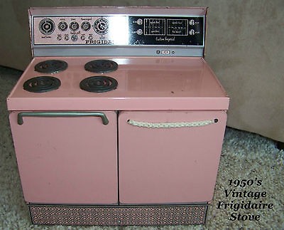 Superb Vintage PINK Retro 1950’s FRIGIDAIRE Tin Toy STOVE