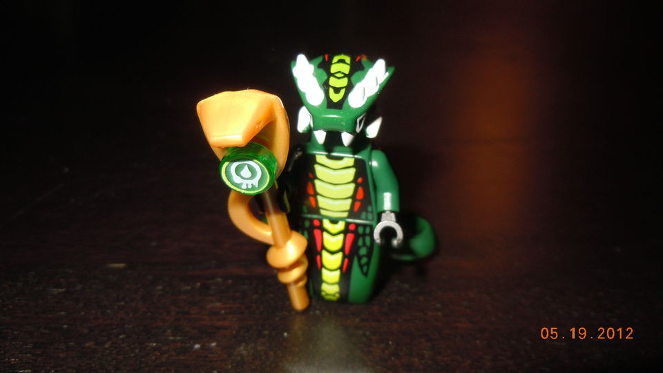 LEGO NINJAGO Mini Figures Snakes ACIDICUS General GOLDEN STAFF NEW HTF 