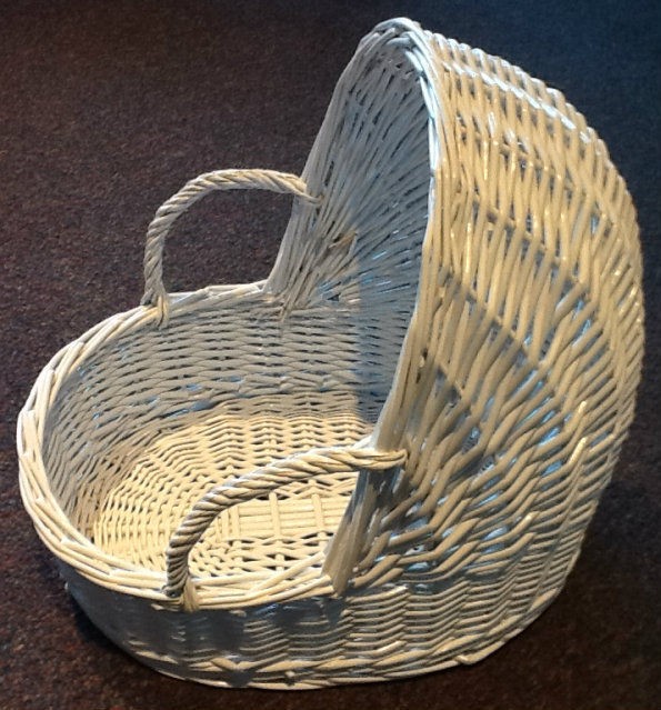   WHITE WICKER BABY BASSINET BASKET 16 X 14 SHOWER GIFT CENTERPIECE