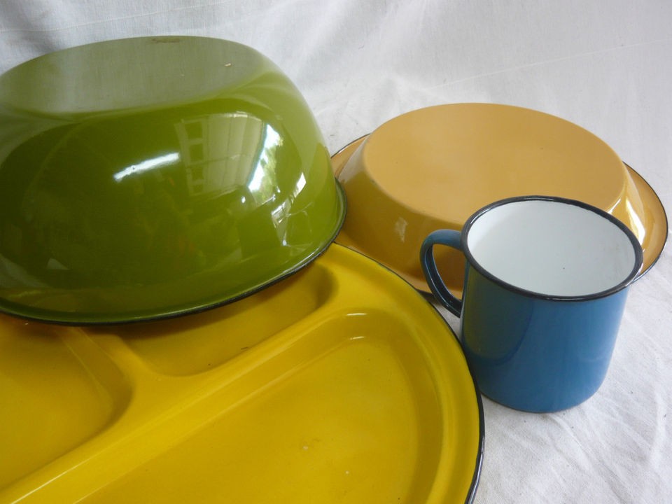   ENAMELWARE MIXING BOWL PLATE MUG BLUE GREEN YELLOW RETRO PAN CAMPING