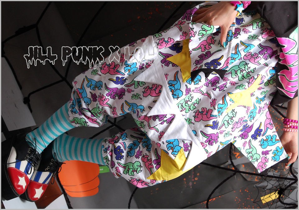   punk Cartoon fantasy Triceratops Dino wonderland Capri harlem pants W