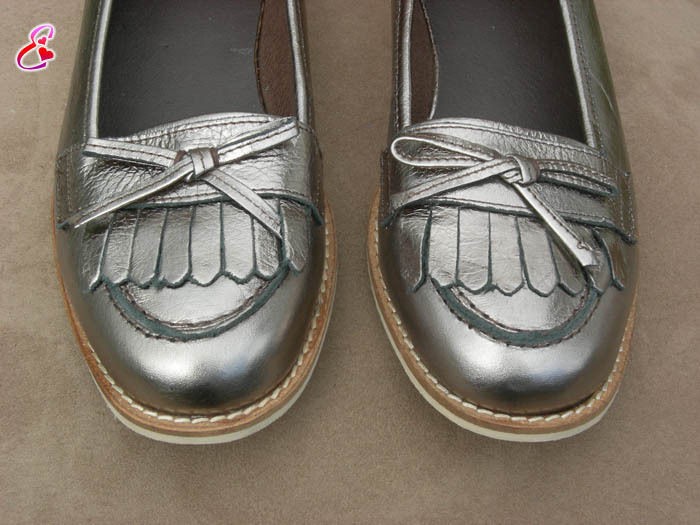  Metallic Leather Modern Walking Flats 38 BRAND NEW