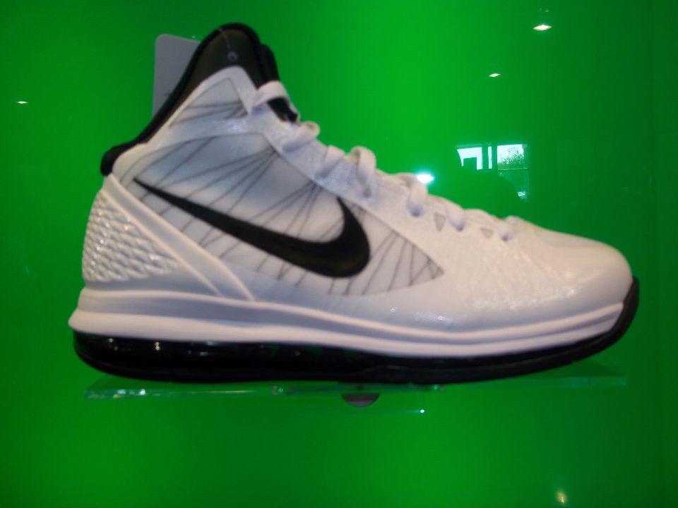 nike air max hyperdunk 2011 in Clothing, 