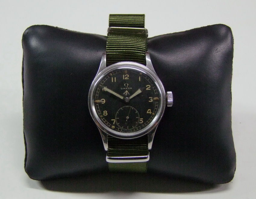 40S W.W.W. OMEGA MILITARY CAL30T2 ORIGINAL BLACK DIAL MANS