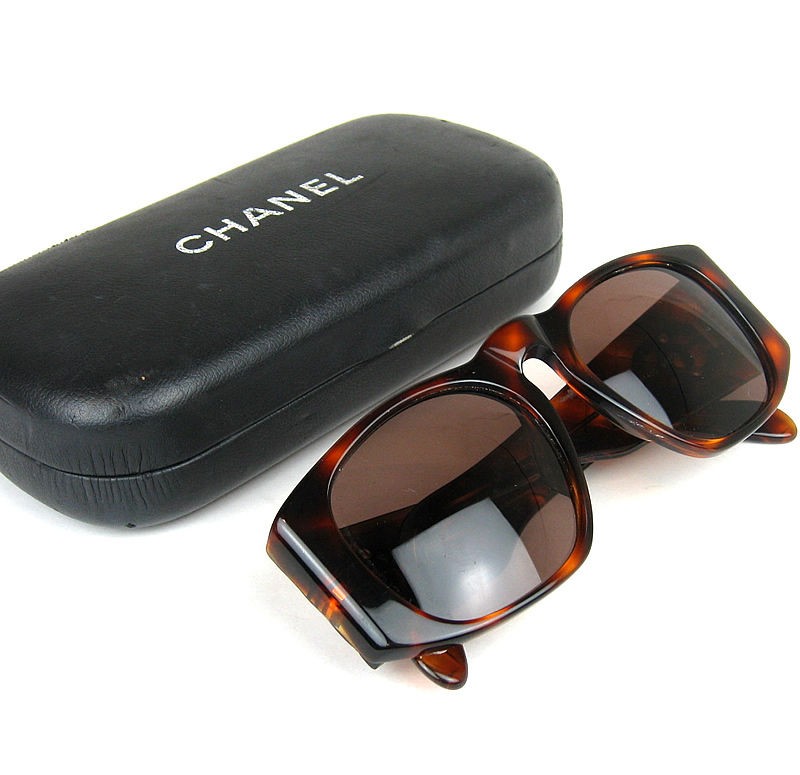 CHANEL Gold Side CC Mark Matelasse Brown Sunglasses