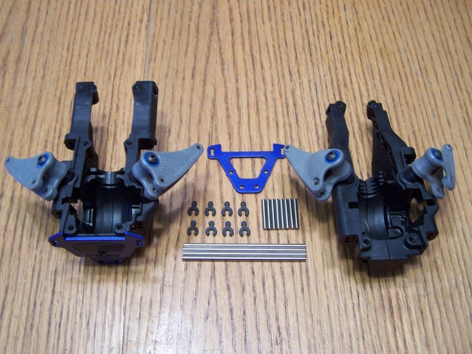   5607 Summit Front & Rear Bulkheads w/ Rockers Bearings & Hinge Pins