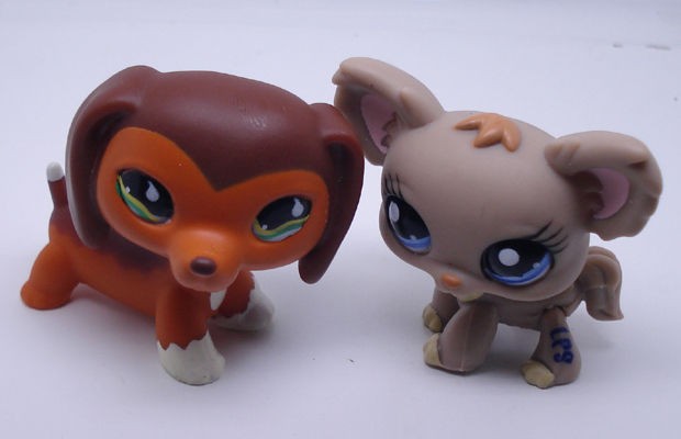 littlest pet shop special edition Chocolate brown Dachshund dog 