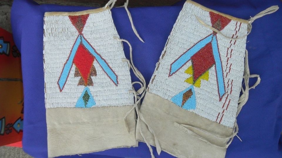 Native American beaded Sioux? gauntlets? Vintage beadwork