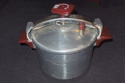 Vintage Aluminum SEB French made Pressure Cooker/Steamer   6 Liters