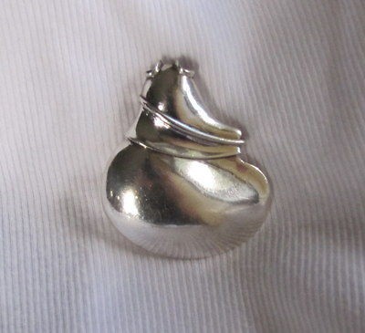 VINTAGE STERLING SILVER FLASK PENDANT