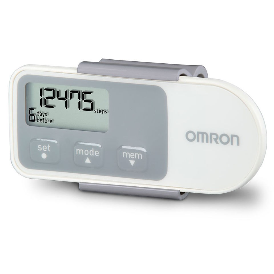 OMRON HJ 320 Tri Axis Pocket Pedometer Auto Reset 2 Tracking Modes 