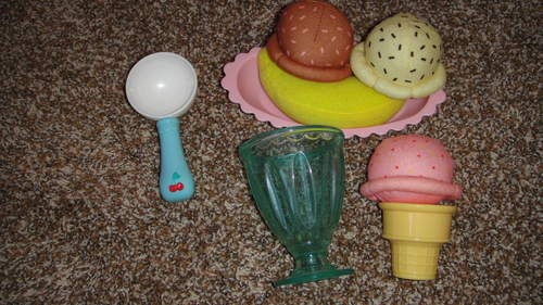 PLAYSKOOL ROSE PETAL COTTAGE CHERRY BLOSSOM SCOOP & SMILE ICECREAM