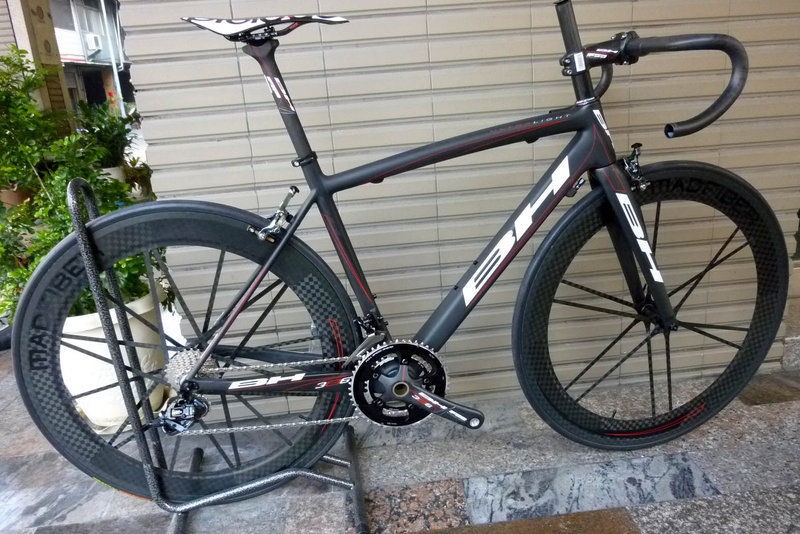 2012 BH ULTRA LIGHT 700C Complete bike Red/ Madfiber , Black XS S 