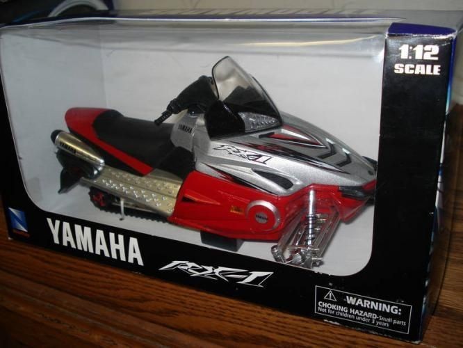 NEW Yamaha RX 1 Die Cast Snowmobile Replica RED 121