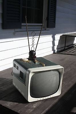 1957 ADMIRAL TV WITH BAKELITE RABBIT EARS ANTENNA   MID CENTURY MODERN