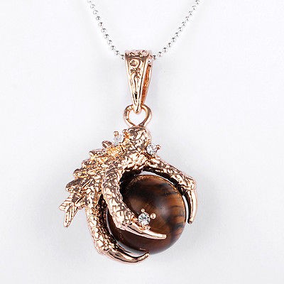 tiger claw pendant in Jewelry & Watches