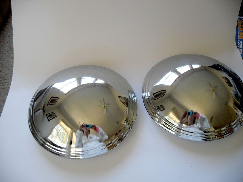 VINTAGE Trailer Baby Moon HUBCAPS Hub Caps CHROME Rings Ridges 