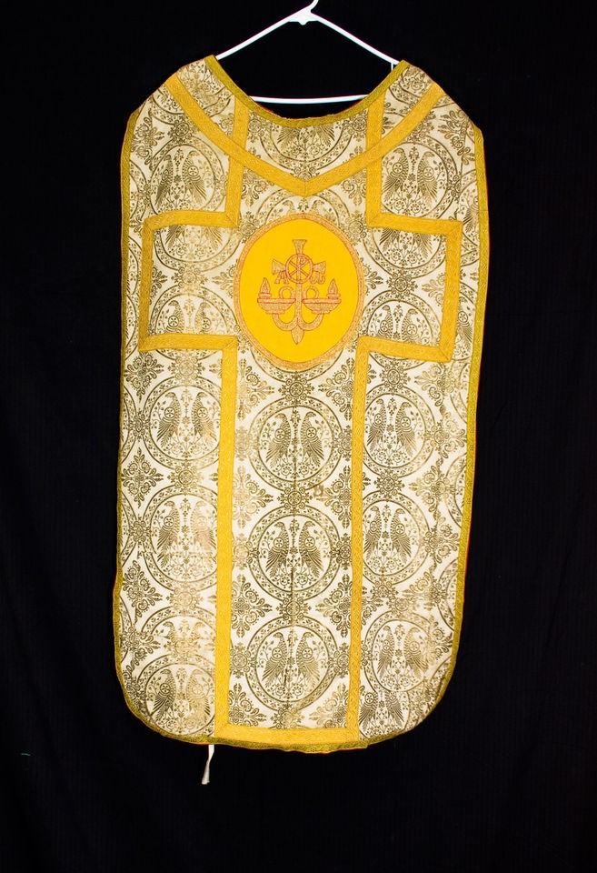 Vintage WHITE GOLD FIDDLEBACK CHASUBLE Priest Vestment Catholic Church