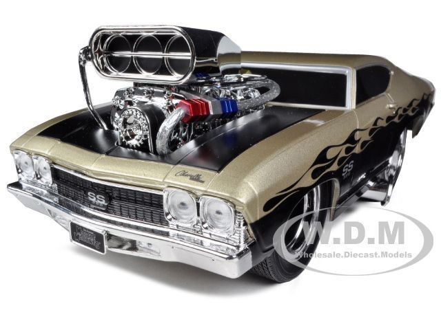 1969 CHEVROLET CHEVELLE GOLD/BLACK MUSCLE MACHINES 1/18 BY MAISTO 
