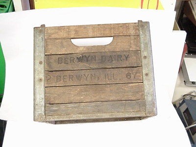 VINTAGE BERWYN DAIRY 2 WOODEN MILK CRATE 1967