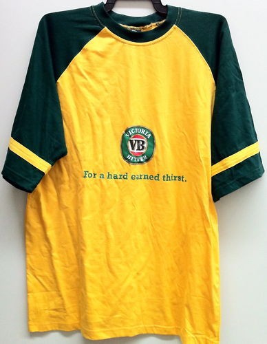 VICTORIA BITTER OFFICIAL GREEN & GOLD VB CRICKET T SHIRT 100% COTTON 