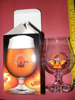 BRAND NEW UNIBROUE MAUDITE GLASS PEDESTAL 50cl IN BOX