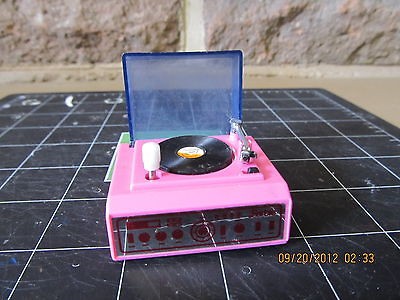 Barbie Bratz My Scene doll sized wind up record player with record 