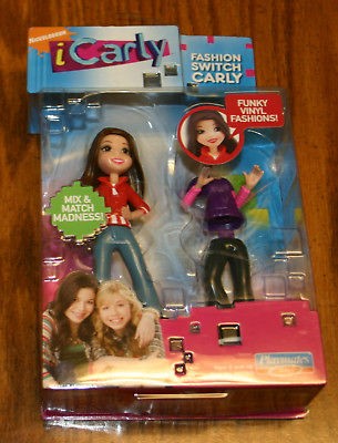 FASHION SWITCH I CARLY FIGURE CARLY RED JACKET Sm. DOLL